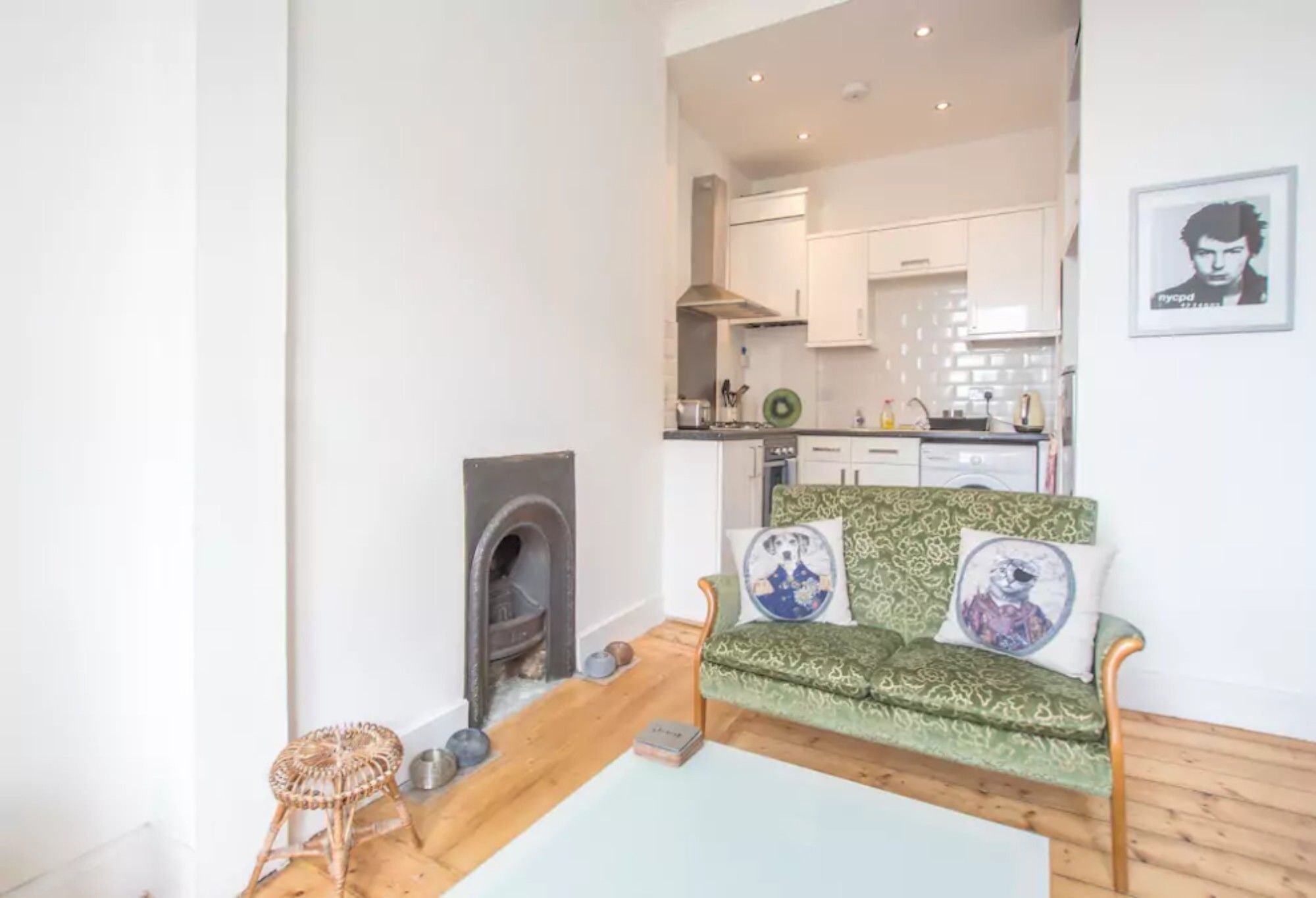 2 Bedroom Flat Near Centre *